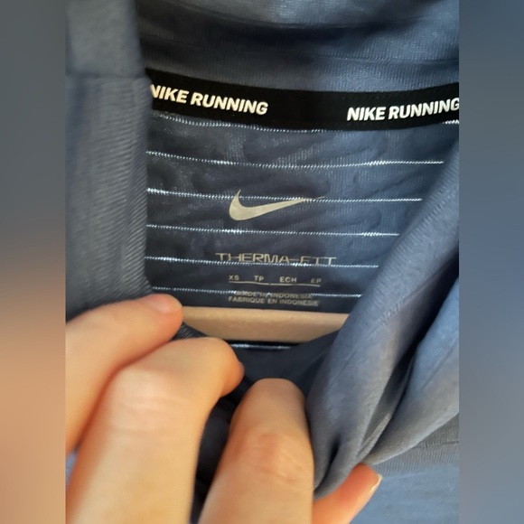 Women’s Nike Therma-Fit Turtleneck Blue Medium - Picture 6 of 7